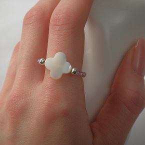 Кольцо цветок "Перламутр" на шпинели, цвет сиреневый с серебром, 19 размер