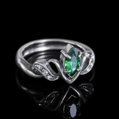Кольцо Альсена, размер 22, цвет бело-зеленый в черненом серебре
