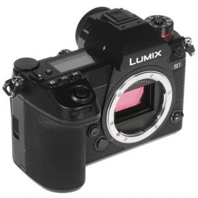 Беззеркальная камера Panasonic Lumix DC-S1 Body + V-Log черная