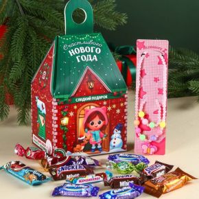 Сладкий детский подарок «Счастливого Нового года»: шоколадные конфеты и украшение для девочек, 500 г.