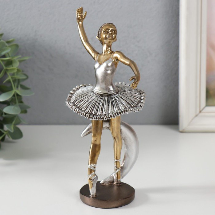 Сувенир полистоун "Маленькая балерина в серебристой пачке и месяц" 11х8х18,2 см
