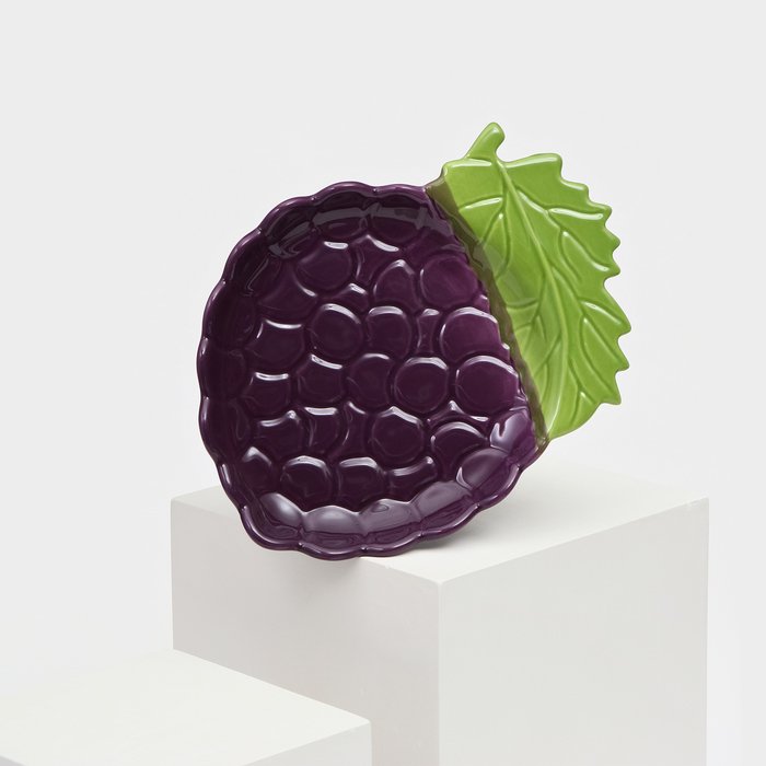 Тарелка керамическая "Виноград", плоская, фиолетовая, 23,5 см, 1 сорт, Иран