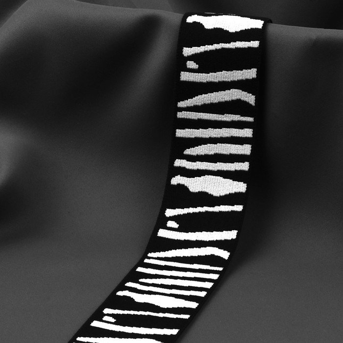 Резинка тканая, мягкая, 50 мм, 4,5 ± 1 м, цвет чёрный/белый