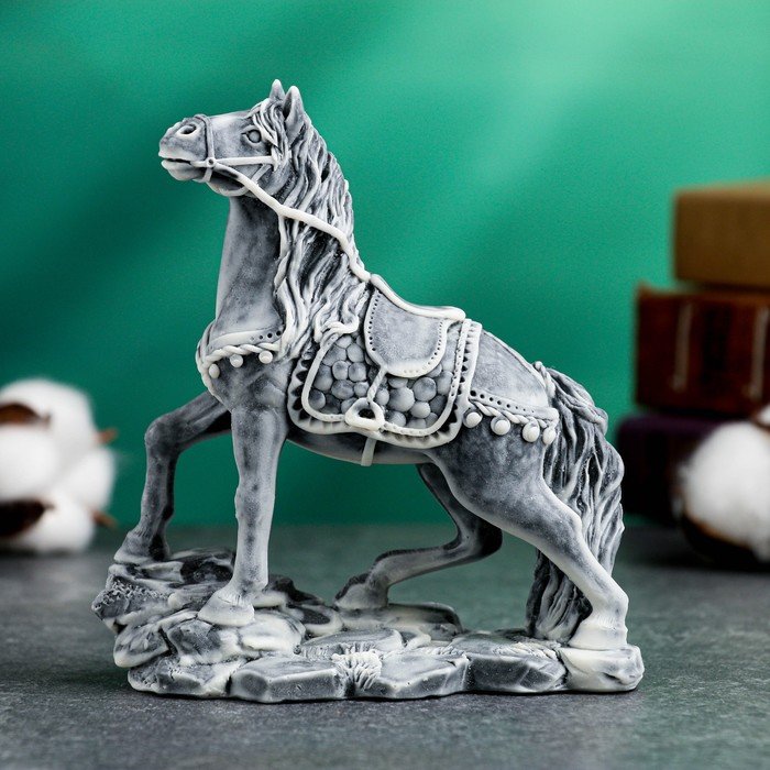 Фигура "Богатырский Конь в сбруе" 13см