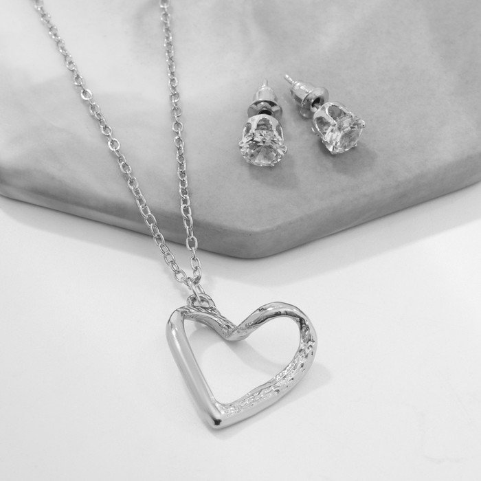 Гарнитур 2 предмета: серьги, кулон "Сердце" изогнутое, цвет серебро, 40 см