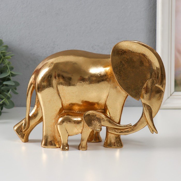 Сувенир полистоун "Слониха со слонёнком - нежность" золото 21х8х14,5 см