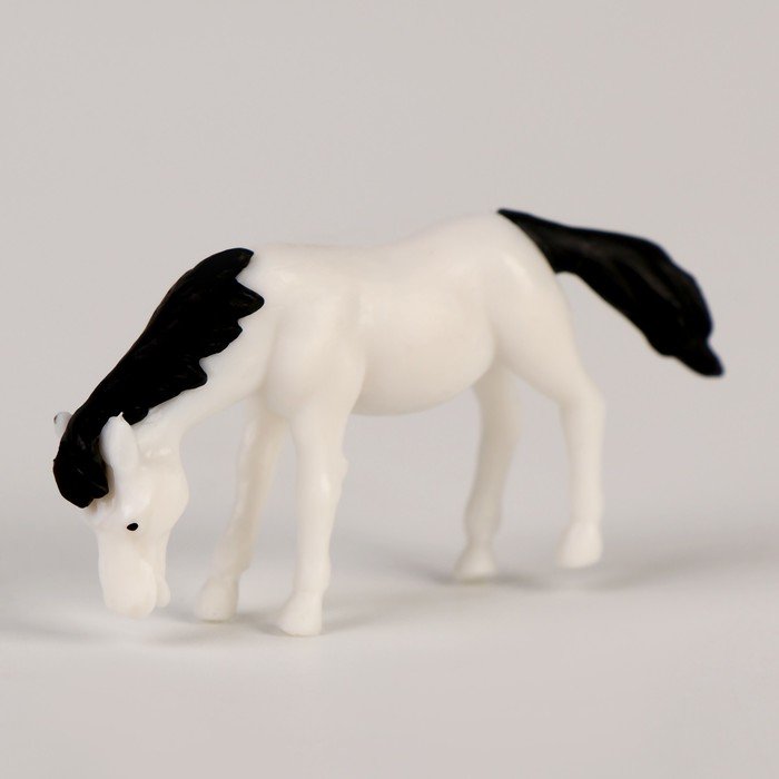 Миниатюра кукольная «Лошадка», набор 2 шт., размер 1 шт. — 4,5 × 2,5 × 1 см, цвет белый
