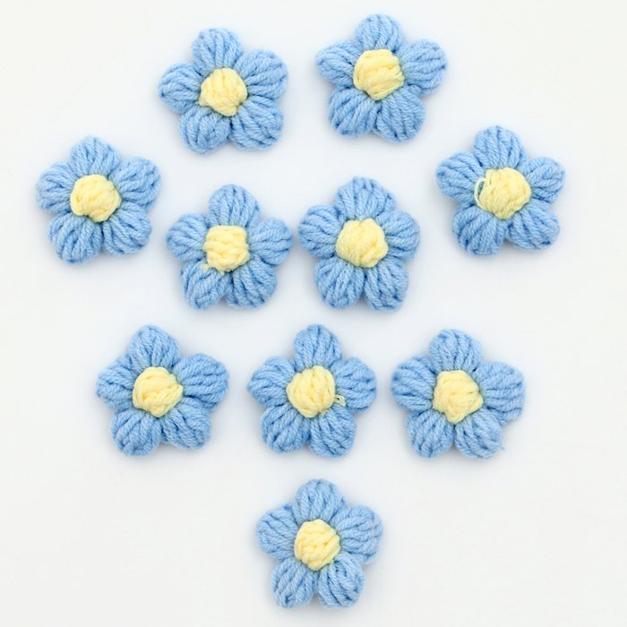 Цветок вязаный, набор 10 шт., размер 1 шт., 4 × 1,5 см, цвет голубой