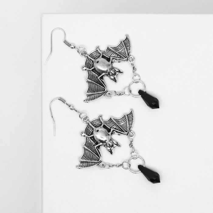 Серьги "Летучие мыши с цепями", цвет чернёное серебро